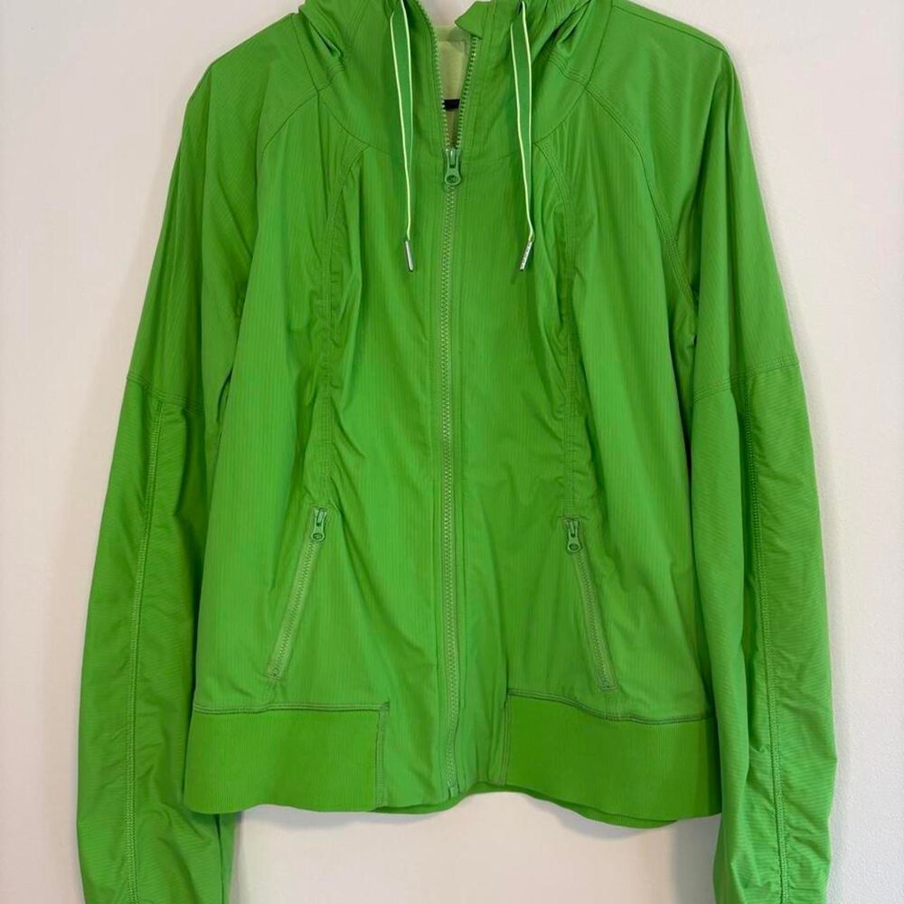 Lululemon Women's size 12 Green full zip hooded yoga running Jacket coat gym